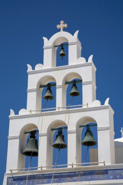 Yunan Adası santorini beyaz çan kulesinde