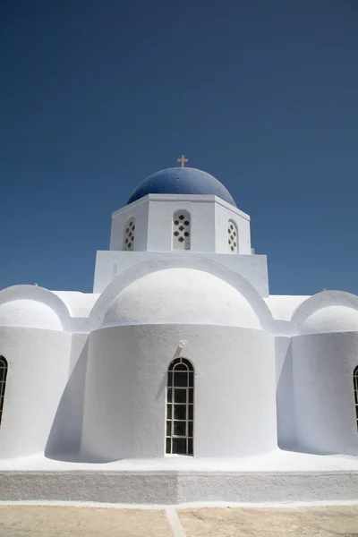 Χαρακτηριστική Εκκλησία Του Νησιού Της Σαντορίνης Στην Ελλάδα Χωριό — Φωτογραφία Αρχείου