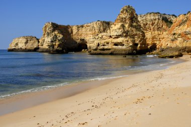 küçük kumsalda algarve, Portekiz Güney