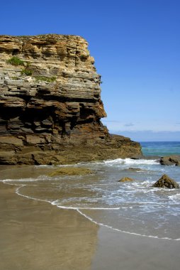 Kuzey İspanya rock cliff asturias Sahili üzerinde