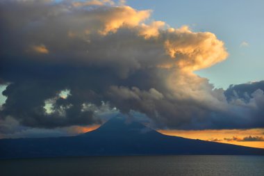 günbatımı pico Adası