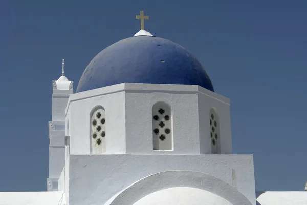 サントリーニ島 ギリシャの典型的な教会 イアの村 — ストック写真