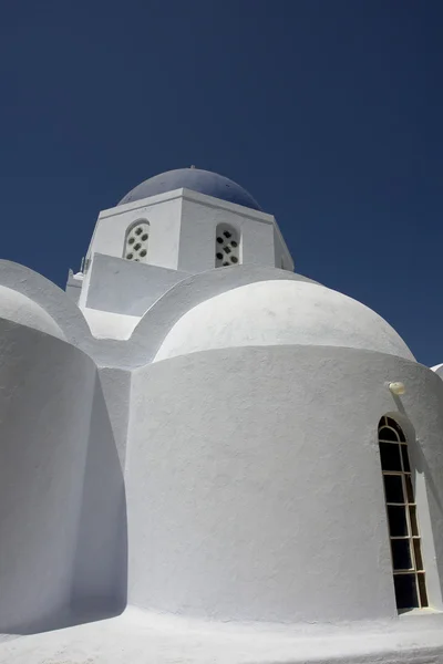 Χαρακτηριστική Εκκλησία Του Νησιού Της Σαντορίνης Στην Ελλάδα Οία — Φωτογραφία Αρχείου