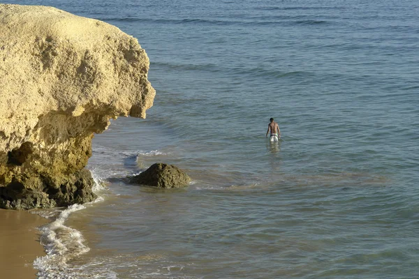 Пляжный алгарве — стоковое фото