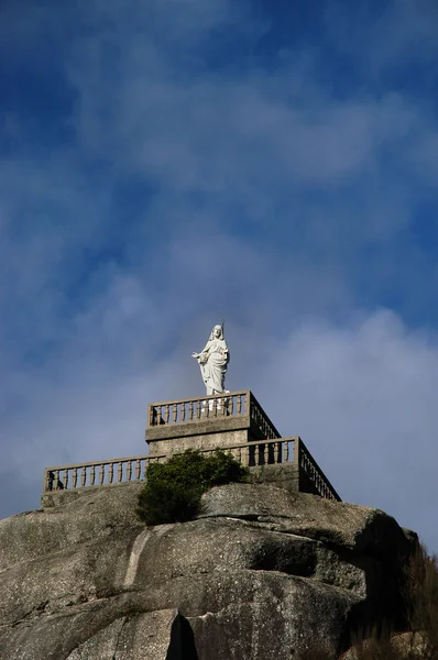 Статуя Иисуса Горах — стоковое фото