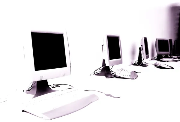 白紫コンピューター クラス ルーム詳細 — ストック写真