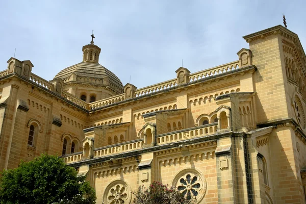 Katedra Szczegółowo Starożytnych Wieża Kościoła Malty — Zdjęcie stockowe