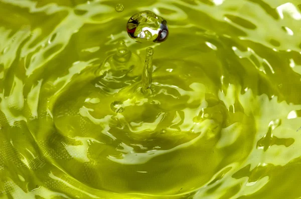 Водный Мир Капля Воды Желтом Цвете — стоковое фото
