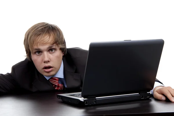 Młody Człowiek Głupi Pracy Jego Komputera Osobistego — Zdjęcie stockowe
