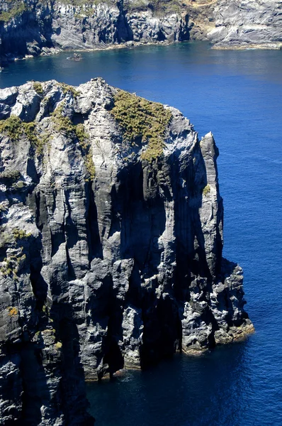 Ruhiges Blaues Wasser Der Azoren Küstenfelsen — Stockfoto