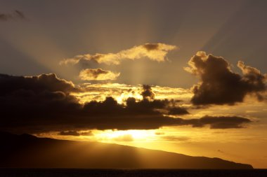 Azor, s. miguel Adası denize batarken