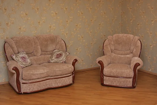 家具付きのリビングルームのモダンなインテリア — ストック写真