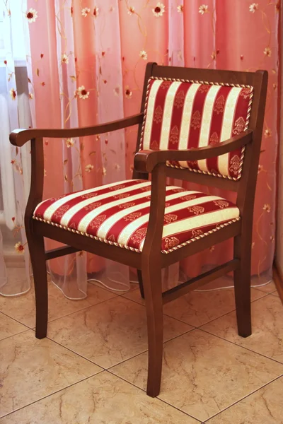 Uma Cadeira Moderna Está Uma Sala Estar — Fotografia de Stock