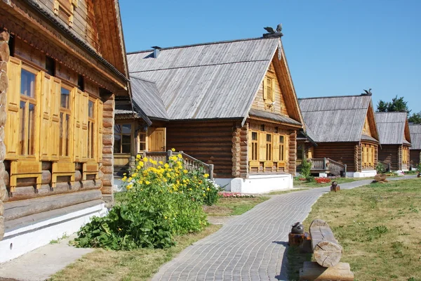 Lanskap Pedesaan Dengan Rumah Kayu Yang Indah Rusia — Stok Foto