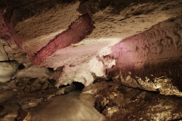 Eishöhle, Dauerwelle — Stockfoto