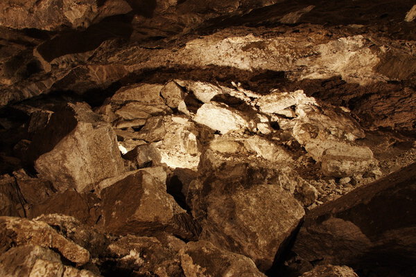 Ледяная пещера
