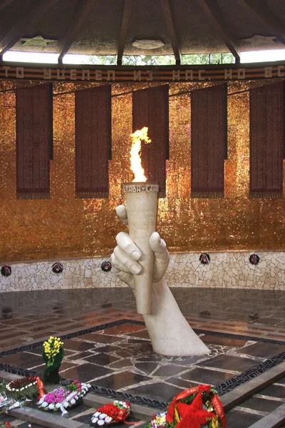 Sonsuz ateşi, mezar Höyüğü, kent volgograd — Stok fotoğraf