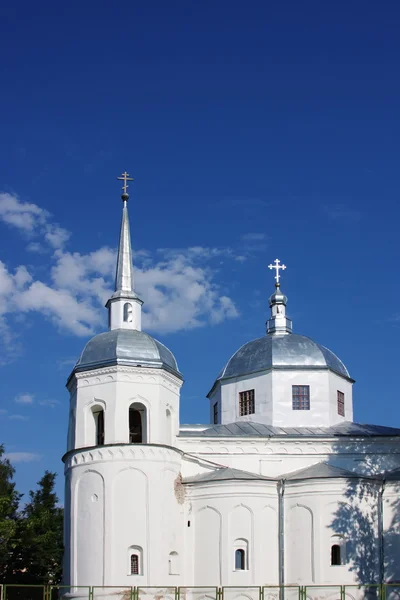 Schöner Tempel, die Stadt Veliky Novgorod — Stockfoto