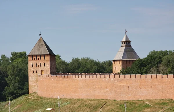 Toren van het kremlin, de stad Veliki novgorod — Stockfoto