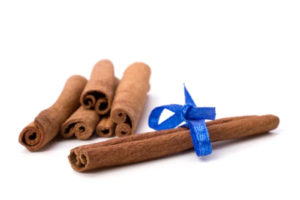 Cinnamon sticks isolated on white background . — Stock Photo, Image