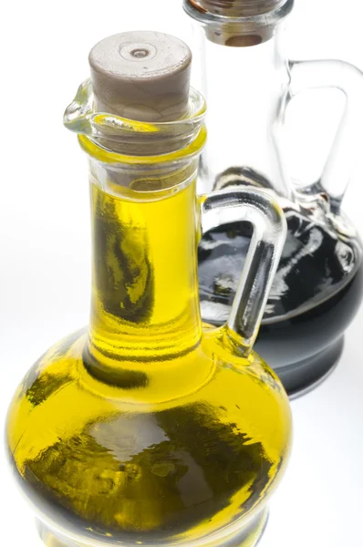 Бутылка оливкового масла — стоковое фото