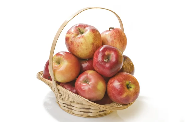 苹果在篮子里的食物 — 图库照片