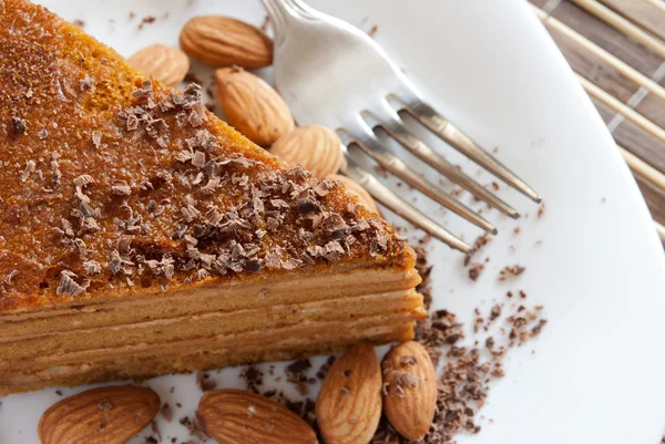 Cake met amandelen en chocolade — Stockfoto