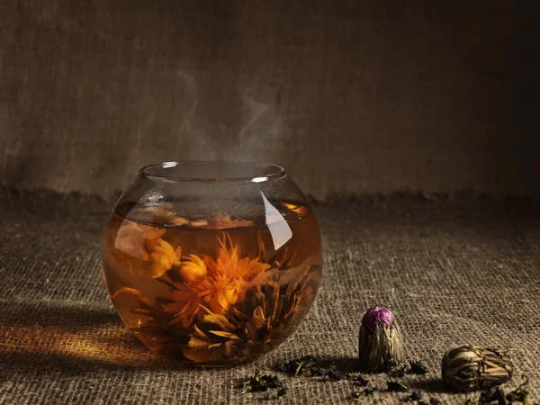 Цветущий Чай Паром Фоне Мешка — стоковое фото