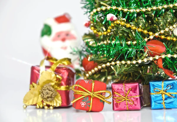 Albero di Natale con molti regali — Foto Stock