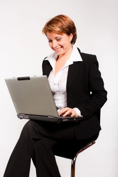 Bilgisayarlı iş kadını — Stok fotoğraf
