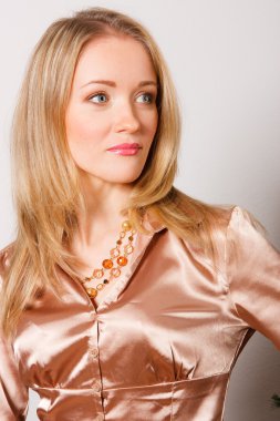 Genç güzel kadın.