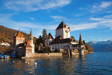 Oberhofen Kalesi