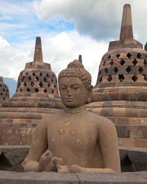 Endonezya 'nın Java adasındaki Yogyakarta yakınlarındaki Borobudur tapınağı