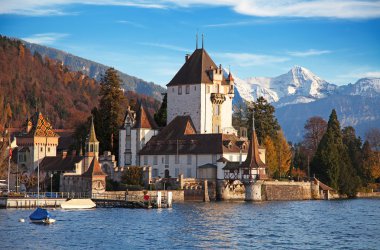 Oberhofen Kalesi