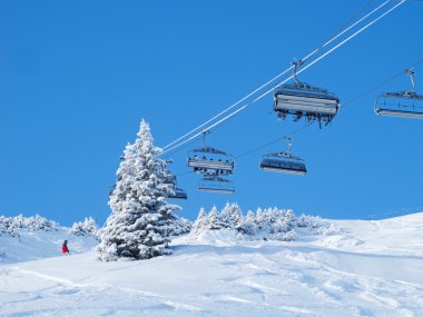 Kayak merkezi Flumserberg 'in yamacında. İsviçre