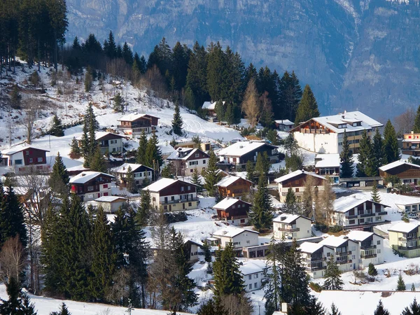Wintervakantie Huizen Zwitserse Alpen — Stockfoto