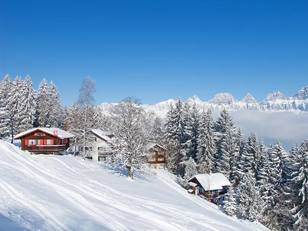 Wintervakantie Huis Zwitserse Alpen — Stockfoto