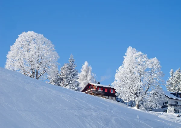 Wintervakantie Huis Zwitserse Alpen — Stockfoto
