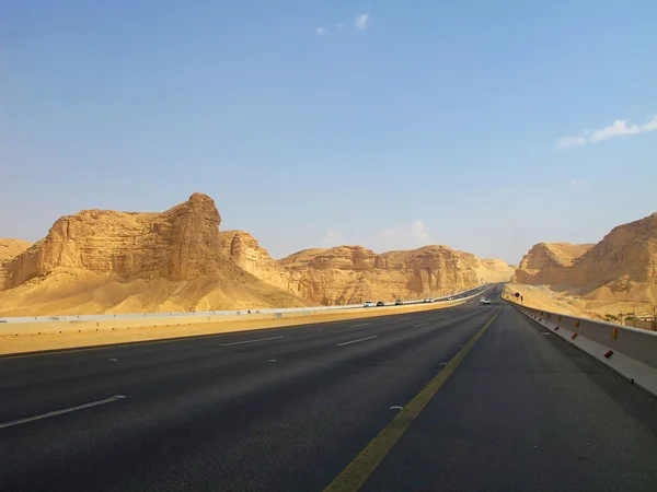 Route à travers le désert — Photo