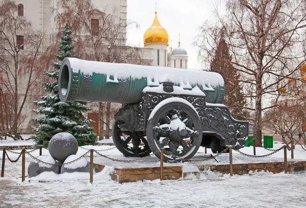 在克里姆林宫的王大炮 （沙皇-pushka). — 图库照片