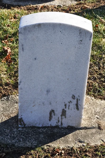 Hřbitov hrob markerovou — Stock fotografie
