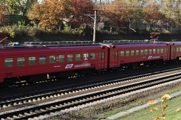 Treno rosso — Foto Stock