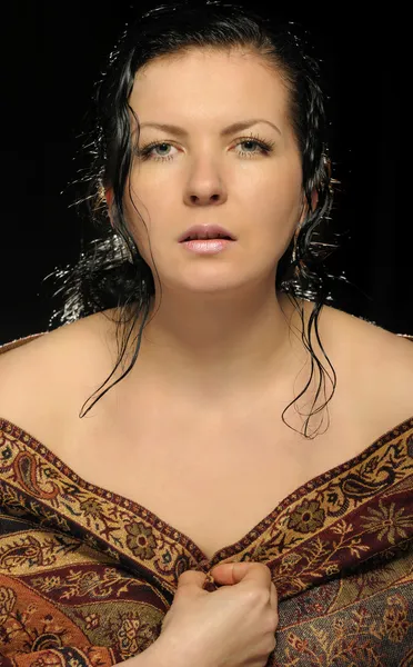 Porträt der attraktiven russischen Frau mit Schal — Stockfoto