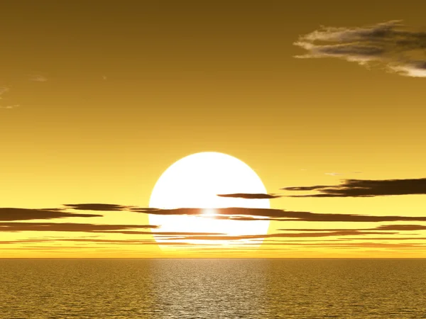 Желтое солнце над океаном — стоковое фото