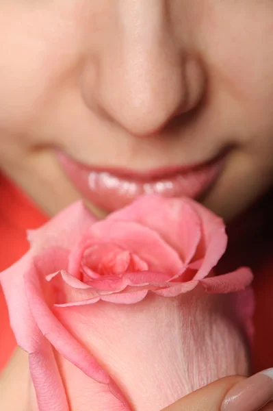 Mujer Con Una Rosa Foto Cierran Las Partes Persona Flor —  Fotos de Stock