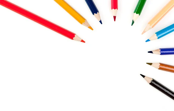 Круг из цветных карандашей — стоковое фото