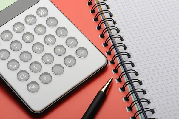 Kalkulator i notatnik — Zdjęcie stockowe