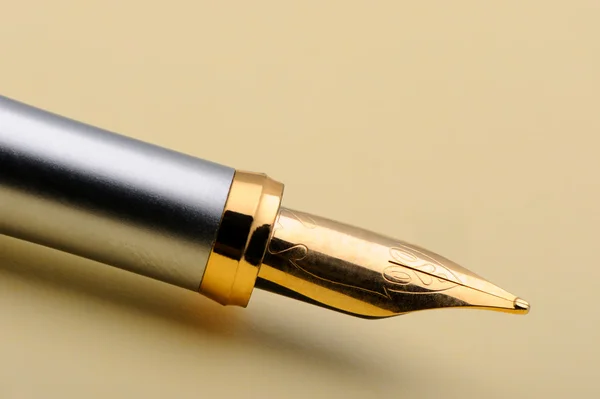 Gold fountain pen closeup — Stock Photo, Image