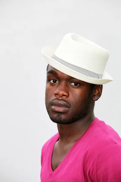 Junge afrikanisch-amerikanische Menschen mit Hut — Stockfoto