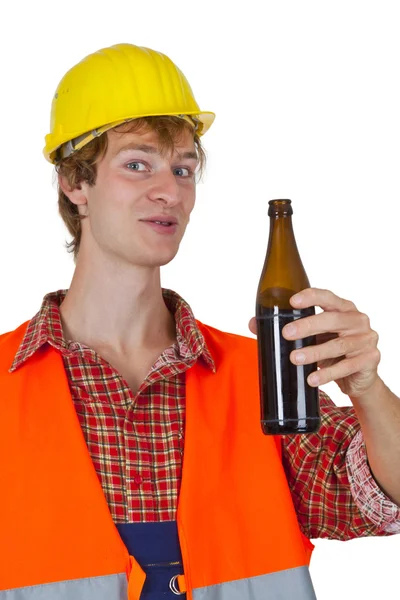 Młody Człowiek Butelka Piwa Białym Tle — Zdjęcie stockowe